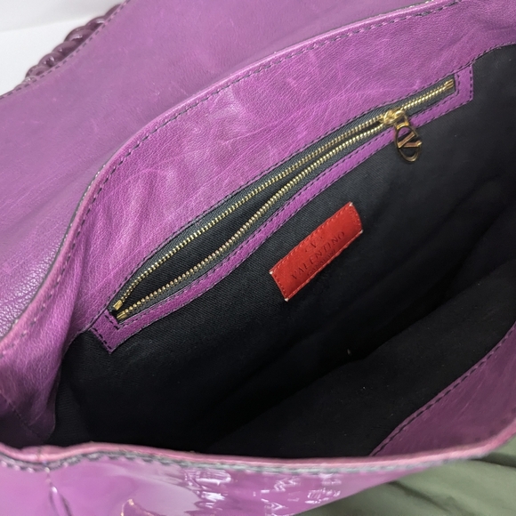 Valentino Garavani Histoire Patent leather large in Plum (purple) shoulder bag - Picture 3 of 16